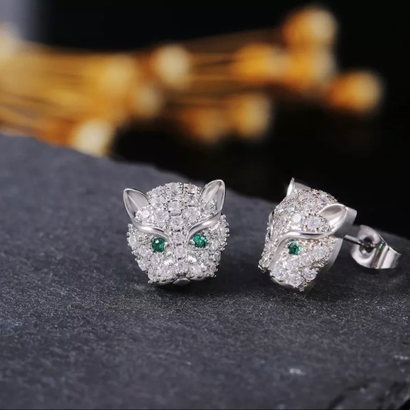 ✨Cute Crystal Dog Studs✨ - Picture 3 of 6